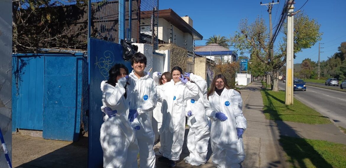 Actividad de pintado de fachada
